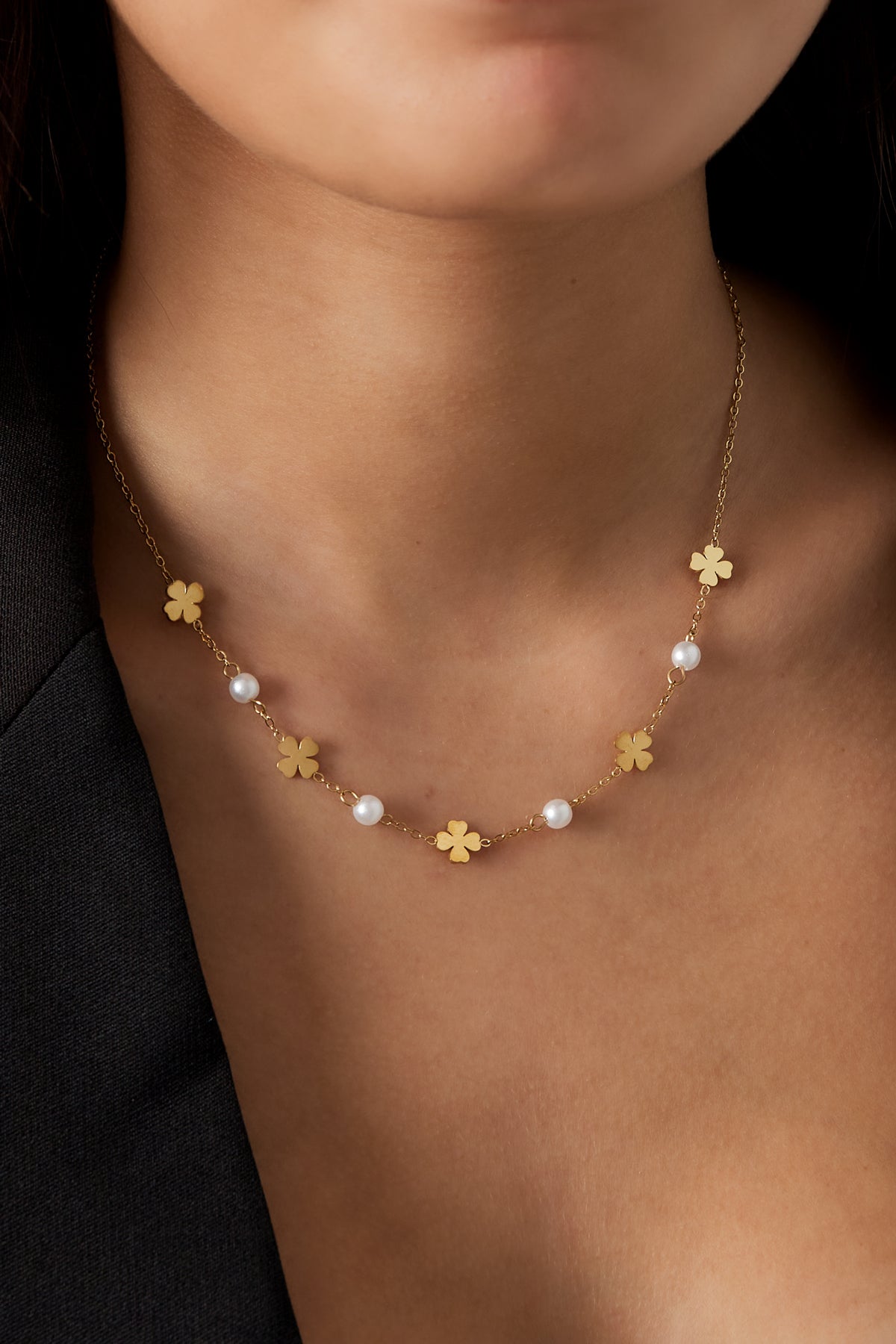 Collana portafortuna in acciaio ispirata alla natura