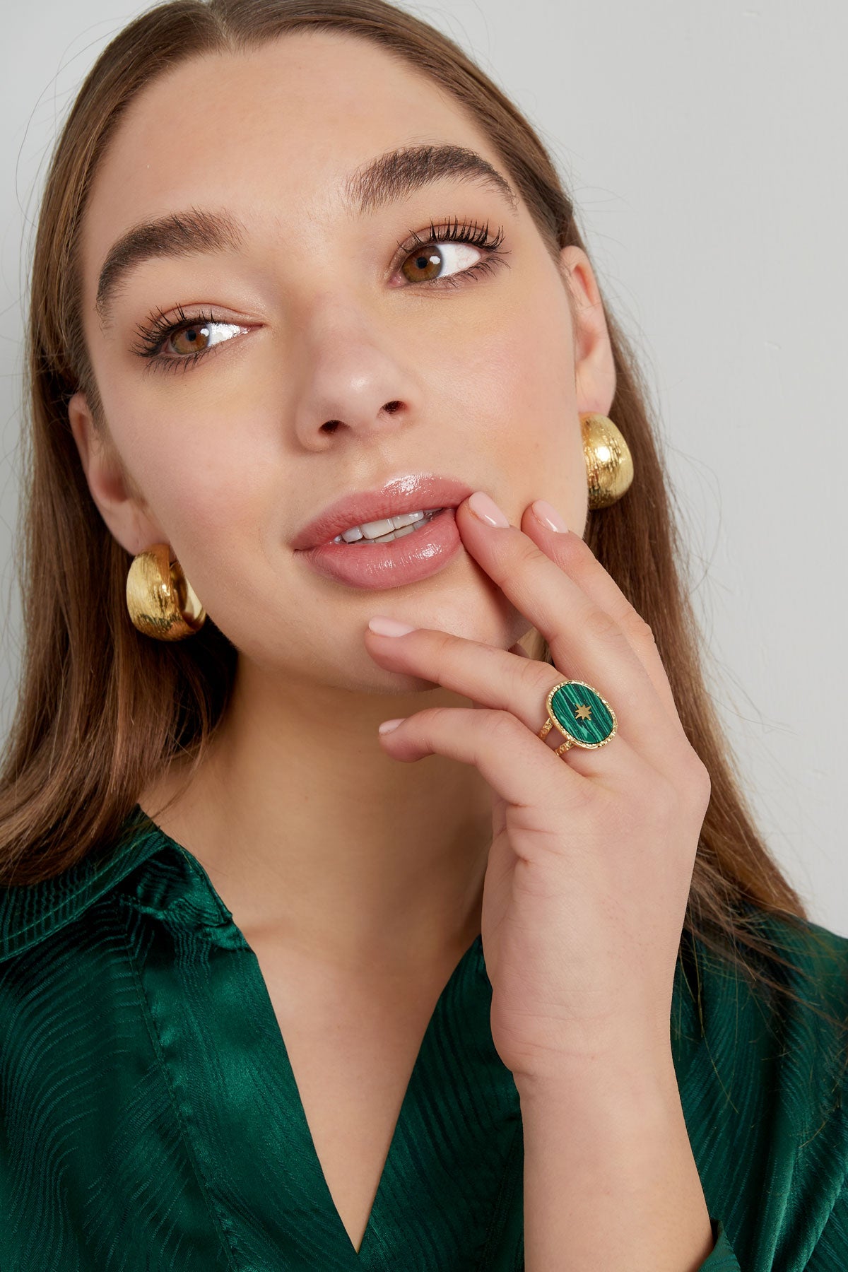 Anello in acciaio con pietra e stella colore oro blu