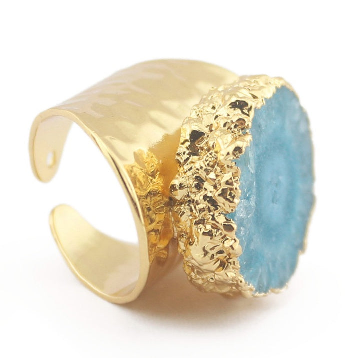 Verstellbare Ringe mit verschiedenen Steinen
