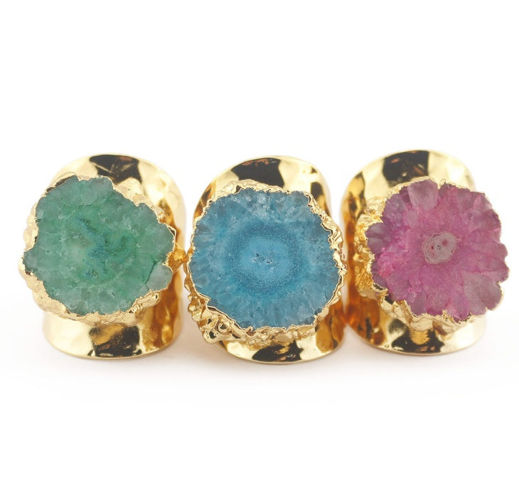 Verstellbare Ringe mit verschiedenen Steinen