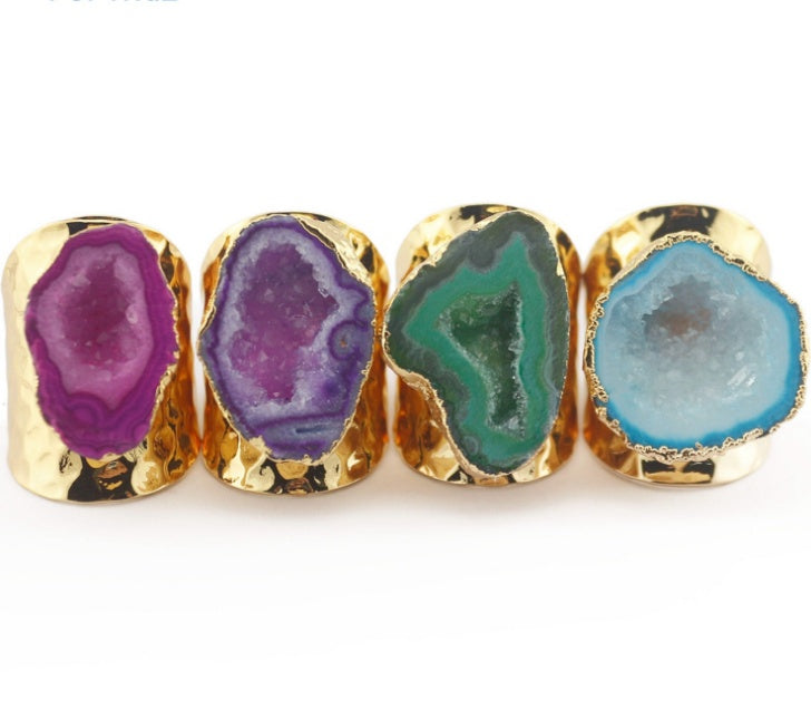 Verstellbare Ringe mit verschiedenen Steinen