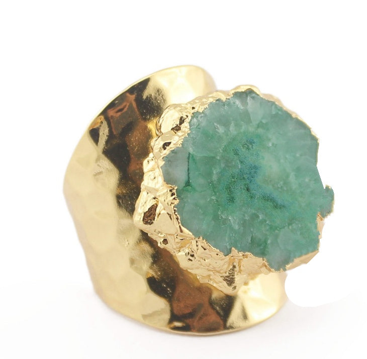 Verstellbare Ringe mit verschiedenen Steinen