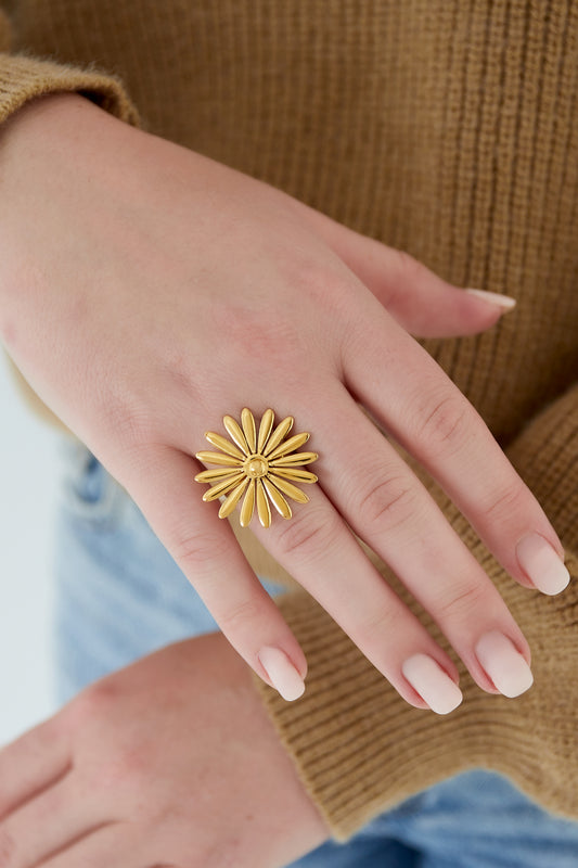 anello in acciaio ispirato alla natura fiore margherita argento